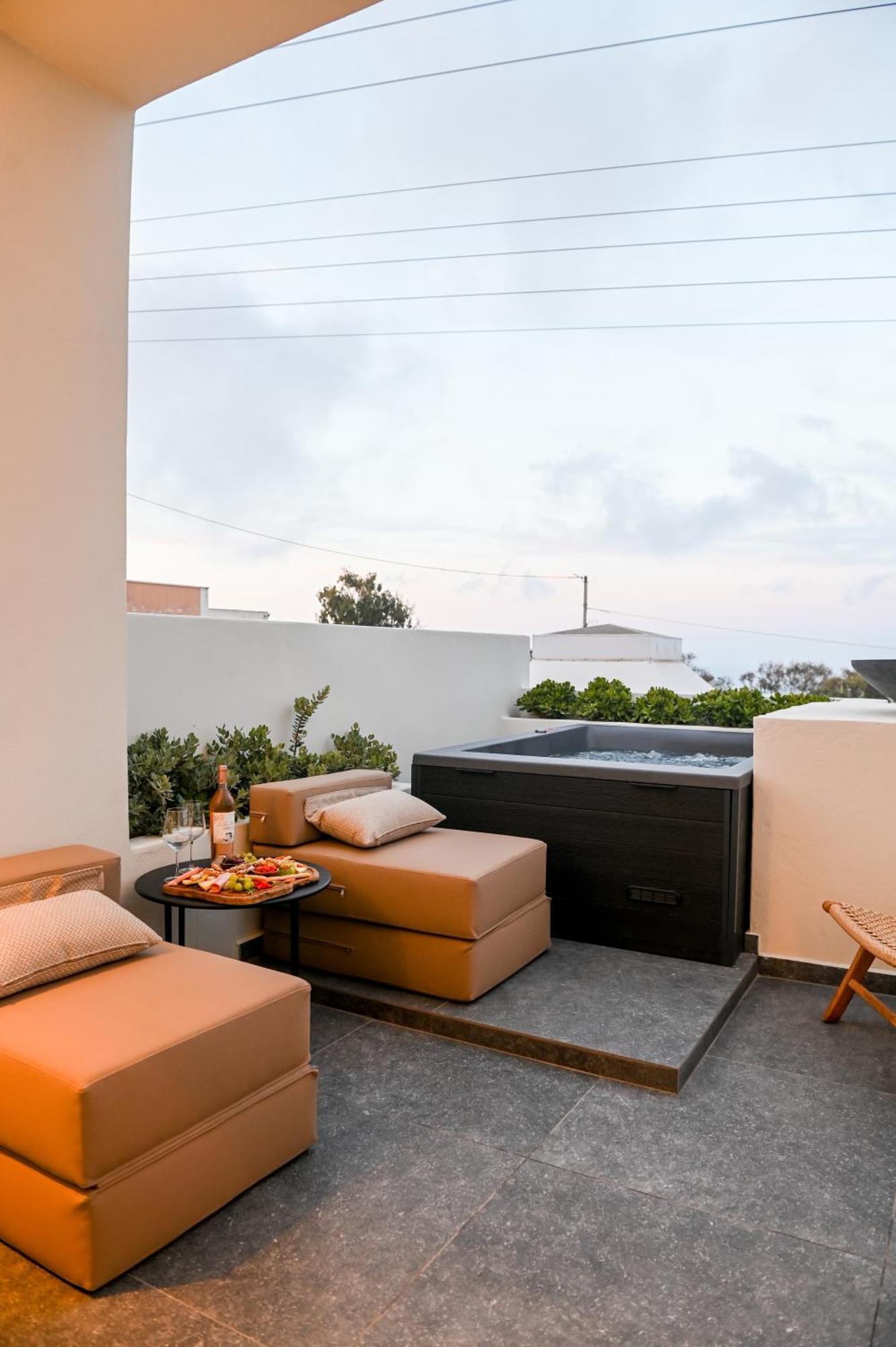 Villa Center Fira (Santorini)
