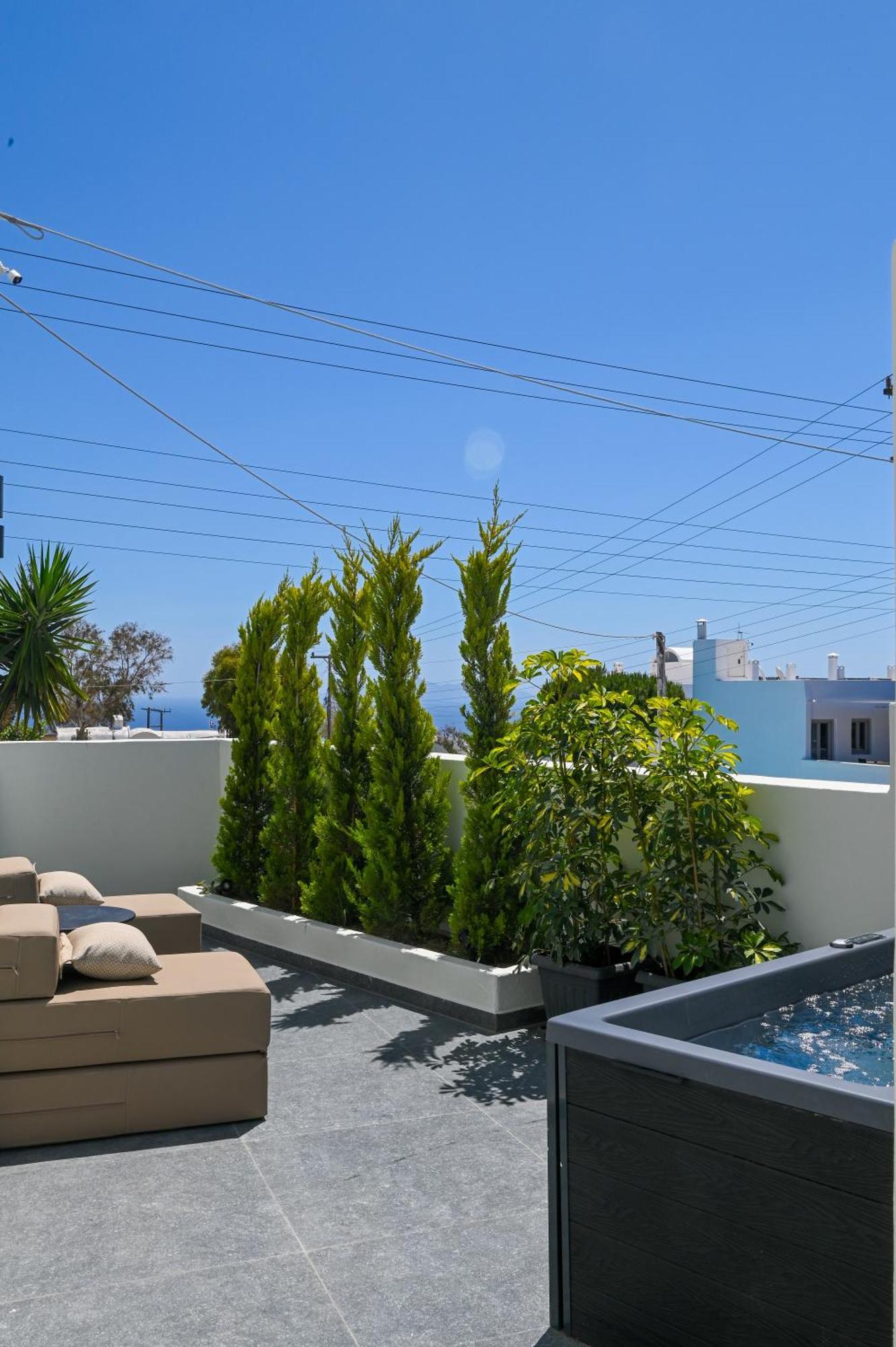 Vila Center Fira (Santorini)